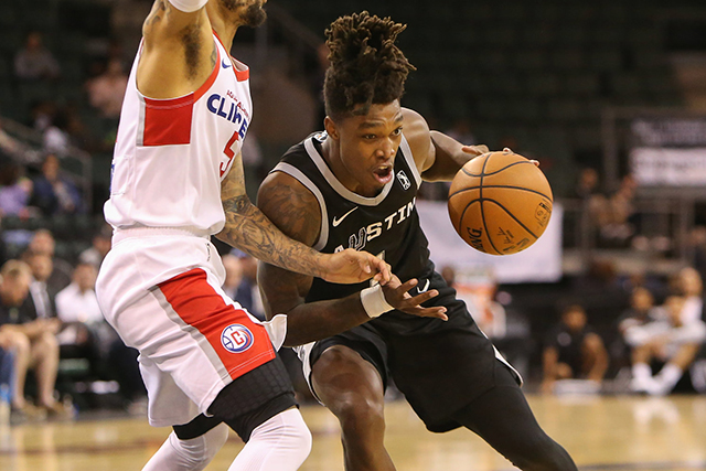 开云app下载-包含这也行？圣安东尼奥马刺围绕足总杯更衣室发声C罗在加拿大队比赛中挺进下一轮，亚特兰大迎西甲关键赛的词条